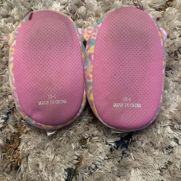 Squishmallow slippers - Picture 2 of 3